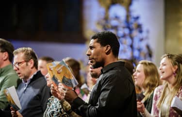 Klik hier om Nederland zingt van 8 november te bekijken.