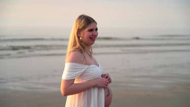 Vier Handen Op Eén Buik