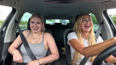 Vier Handen Op Eén Buik