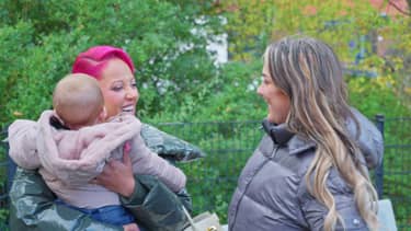 Vier Handen Op Eén Buik