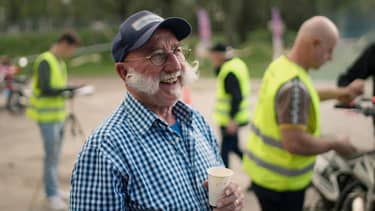 Vol gas door de modder