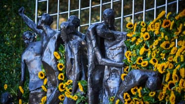 Klik hier om NOS Indi&euml;-herdenking van 15 augustus te bekijken.