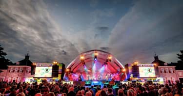 Klik hier om DE OPENING van 29 augustus te bekijken.